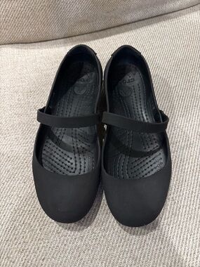 CROCS Black Mary Jane Flats with Strap W9